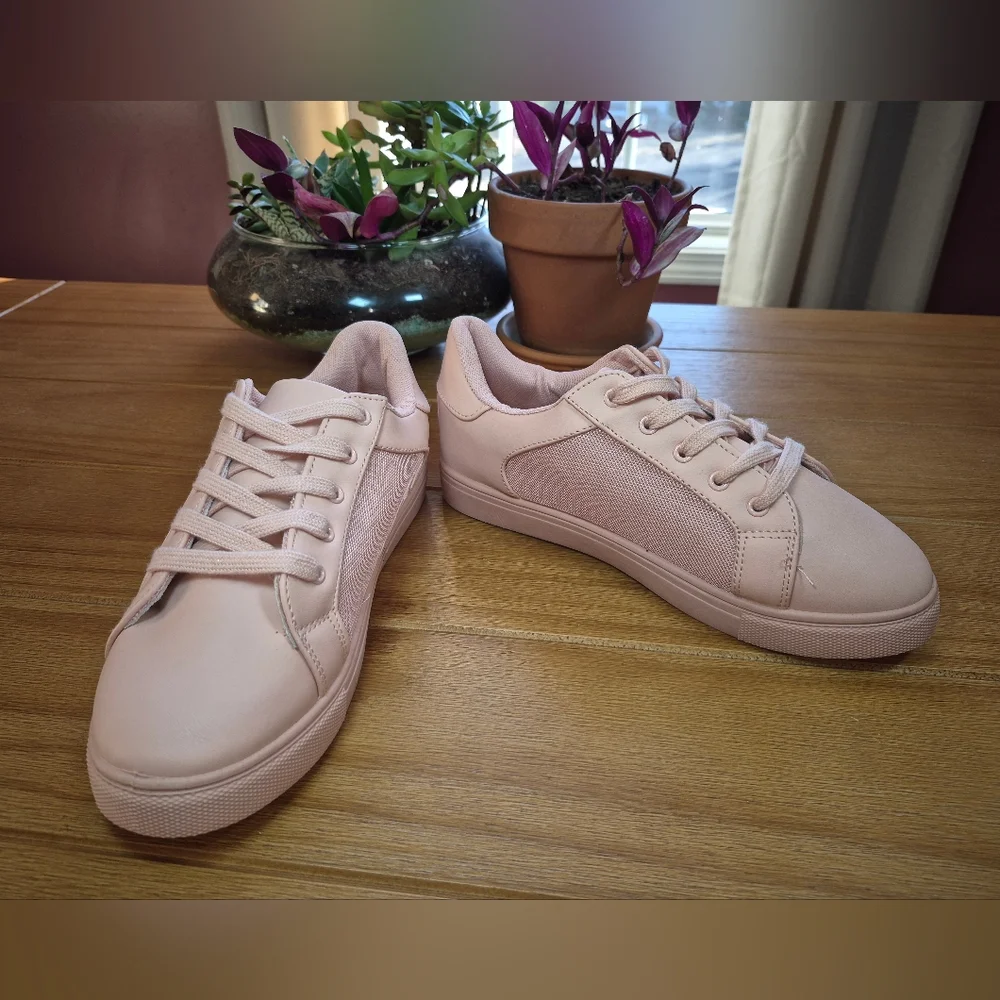 C‎ Est 1946 Light Pink Sneakers - Size 7.5
